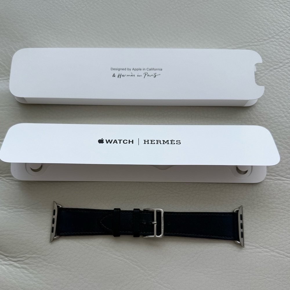 Hermes Navy Single Tour Leather 45mm Apple Watch Band - Picture 3 of 12